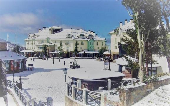Ski Plaza Sierra Nevada & Zona Baja מראה חיצוני תמונה