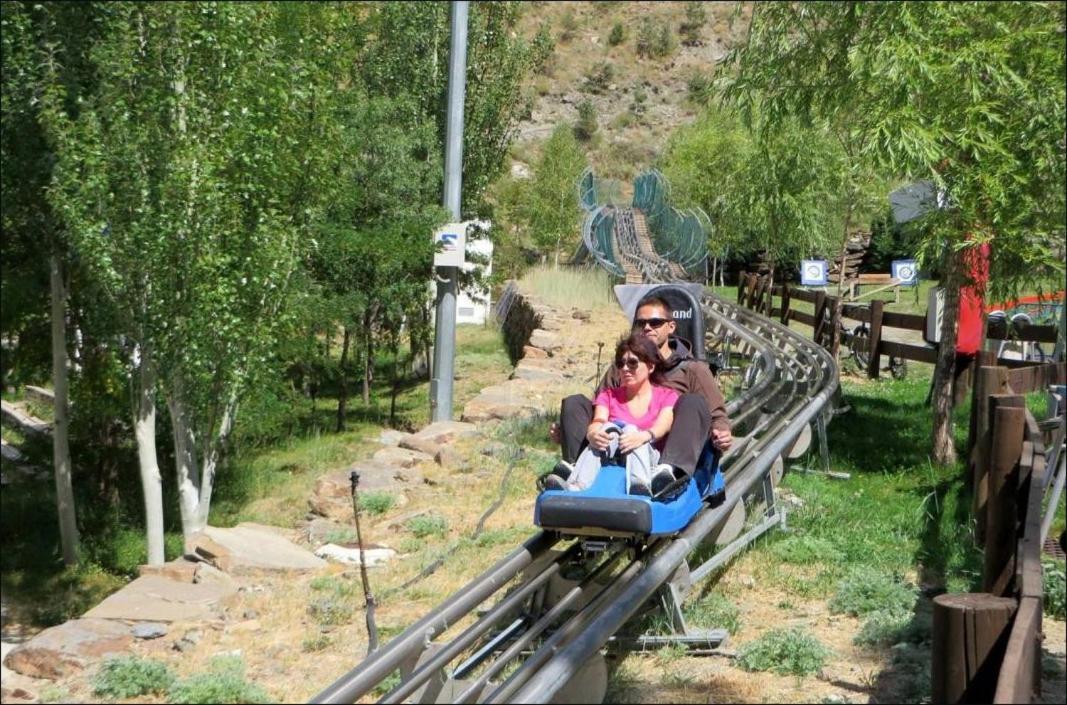 Ski Plaza Sierra Nevada & Zona Baja מראה חיצוני תמונה